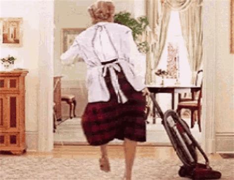 old lady gif|funny old woman gif.